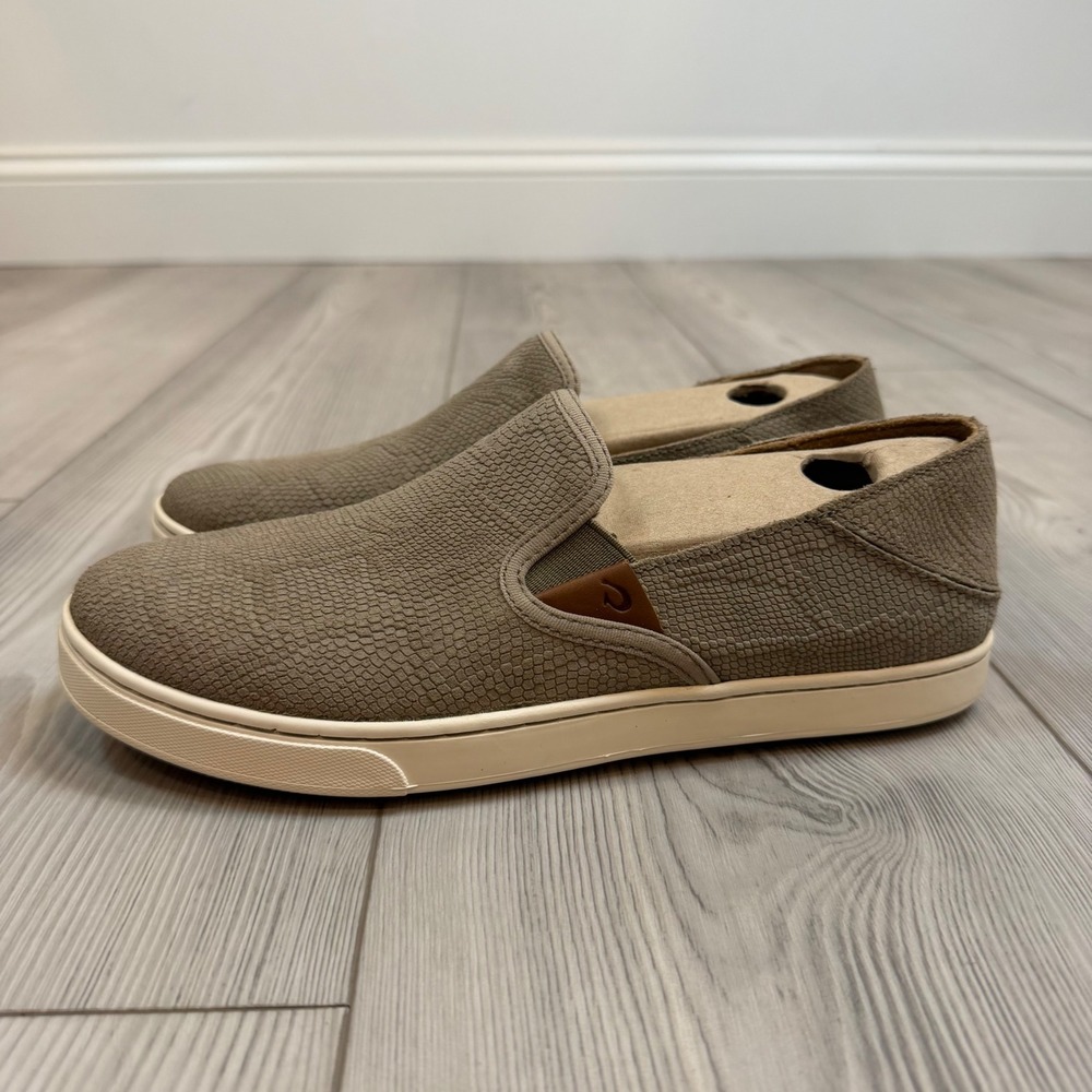 NEW OluKai Pehuea Leather Slip On Sneakers Clay Honu Embossed Scale 9 20329-LH10